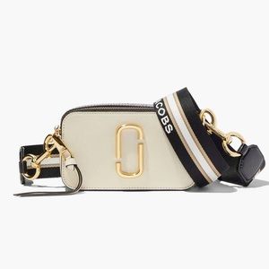 Marc Jacobs THE
SNAPSHOT